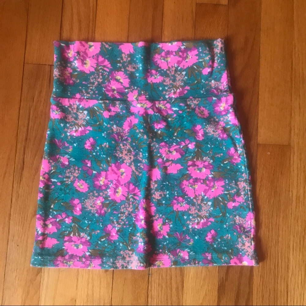 amazing turquoise mini skirt